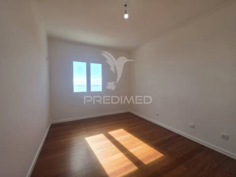 Moradia t3 em santa cruz