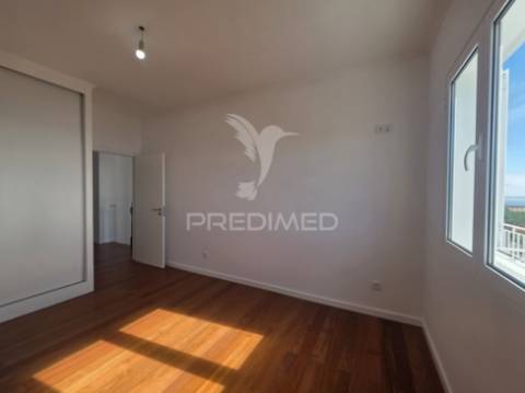 Moradia t3 em santa cruz