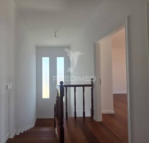 Moradia t3 em santa cruz