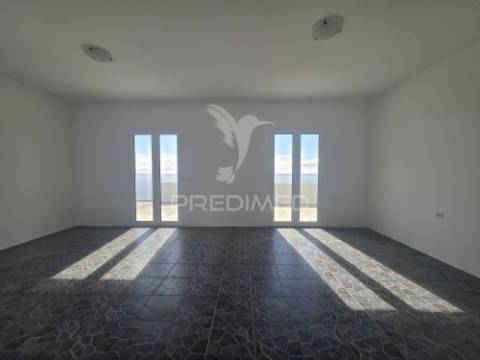 Moradia t3 em santa cruz