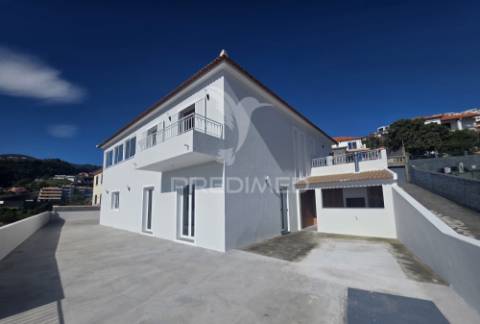 Moradia t3 em santa cruz