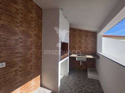 Moradia t3 em santa cruz