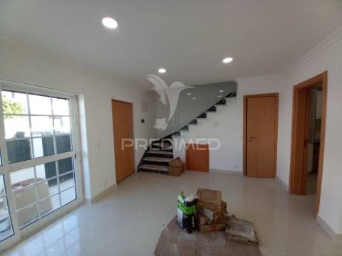 Moradia t3+3 em madorna, cascais