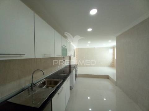 Moradia t3+3 em madorna, cascais