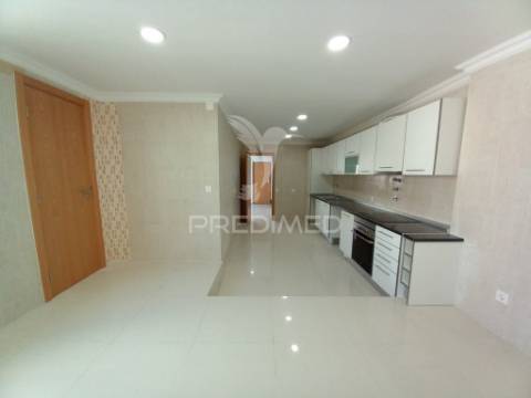 Moradia t3+3 em madorna, cascais