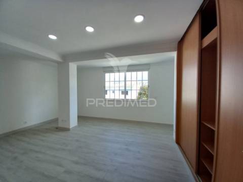 Moradia t3+3 em madorna, cascais