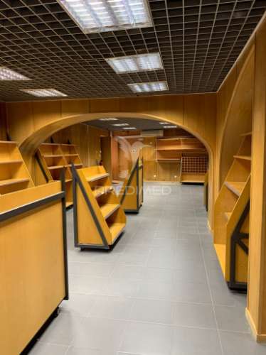 Arrenda se loja baixa de setúbal  1300€