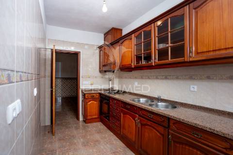 Apartamento t2 no centro da cruz de pau