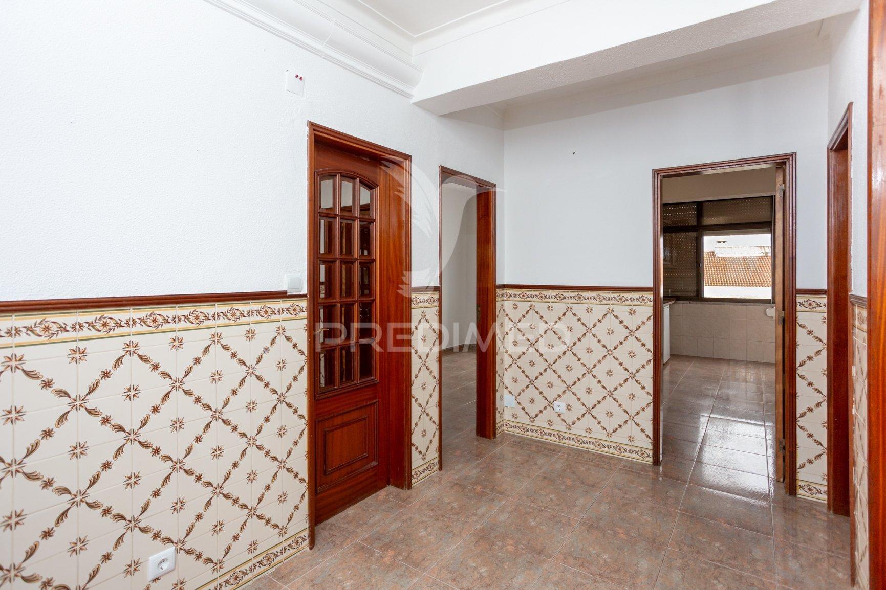 Apartamento t2 no centro da cruz de pau