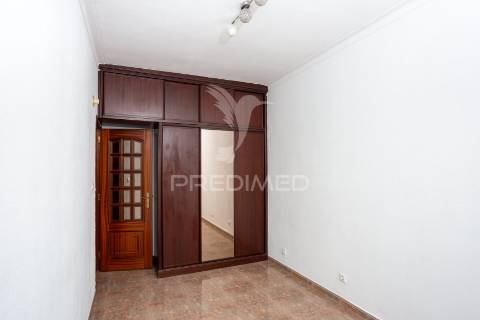 Apartamento t2 no centro da cruz de pau