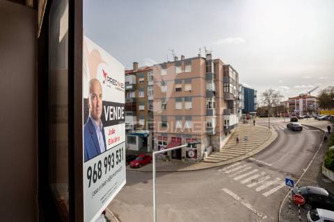 Apartamento t2 no centro da cruz de pau