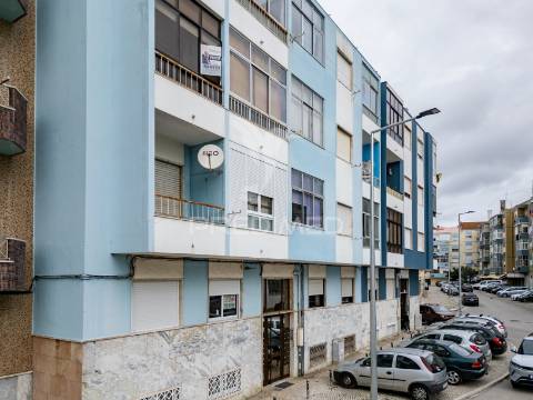 Apartamento t2 no centro da cruz de pau