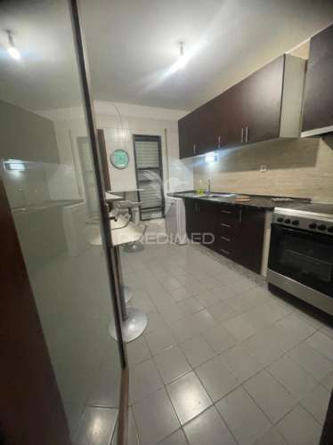 Arrenda-se t3 em campanhã