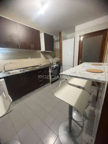 Arrenda-se t3 em campanhã