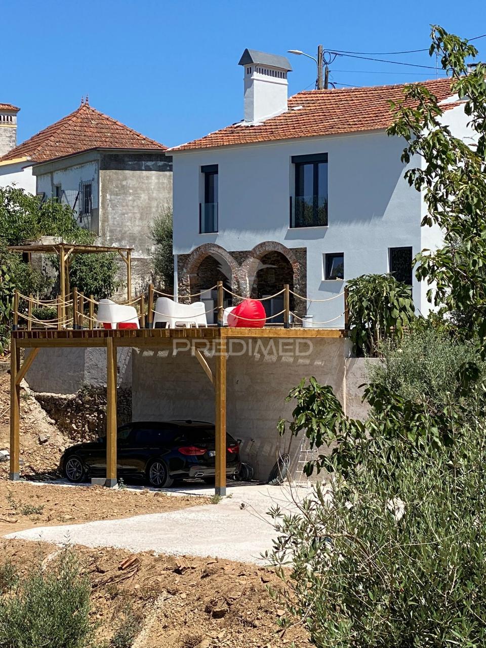 Moradia t3 com piscina junto à barragem de castelo de bode