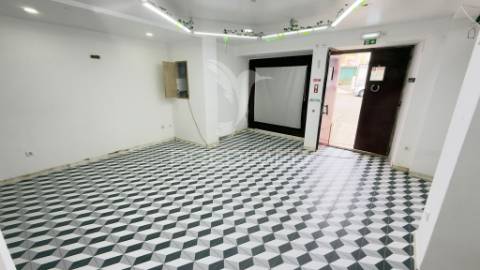 Loja comercial na zona ribeirinha de constância com elevado potencial