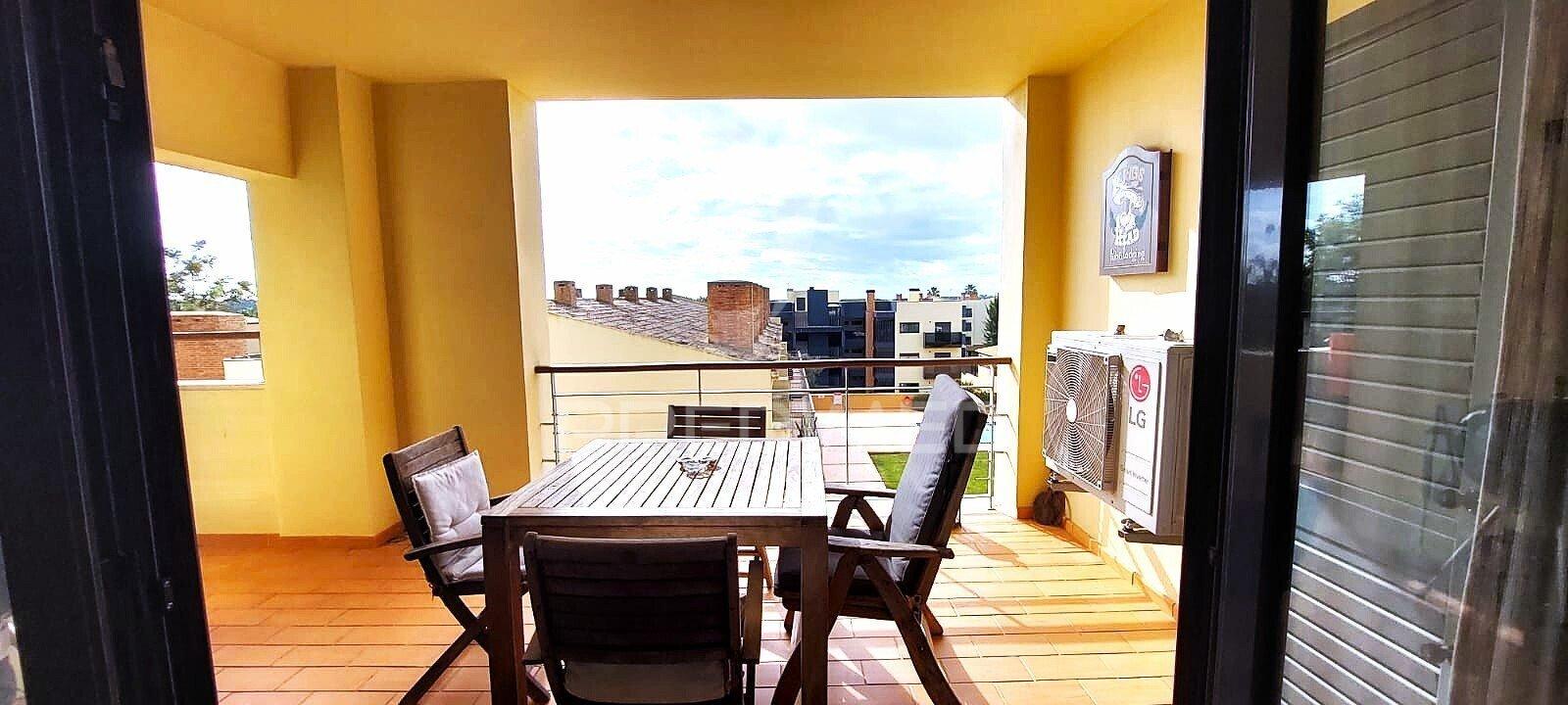 Apartamento t2 exclusivo com piscina e 2 lugares de estacionamento em vilamoura