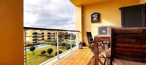 Apartamento t2 exclusivo com piscina e 2 lugares de estacionamento em vilamoura