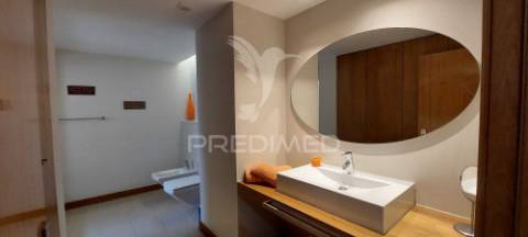 Apartamento t2 exclusivo com piscina e 2 lugares de estacionamento em vilamoura