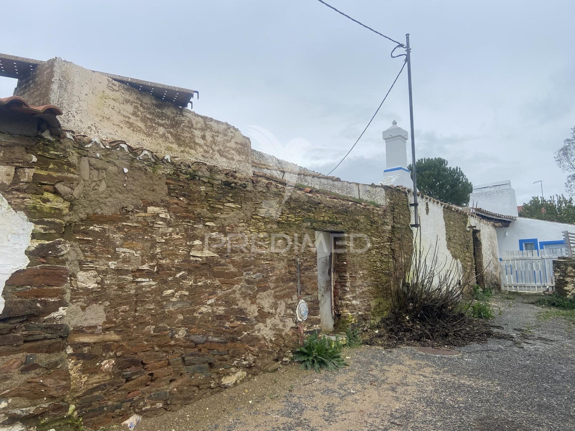 Moradia t2 totalmente remodelada, em hortinhas - alandroal