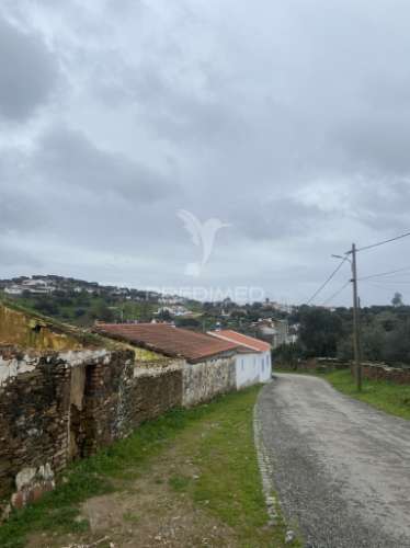 Moradia t2 totalmente remodelada, em hortinhas - alandroal