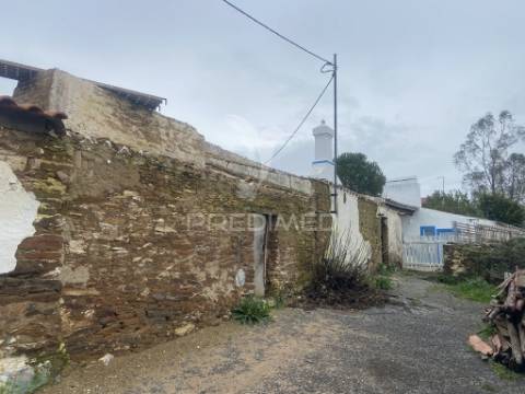 Moradia t2 totalmente remodelada, em hortinhas - alandroal