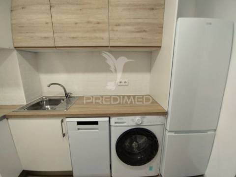 T1 remodelado junto à igreja da bx. da banheira