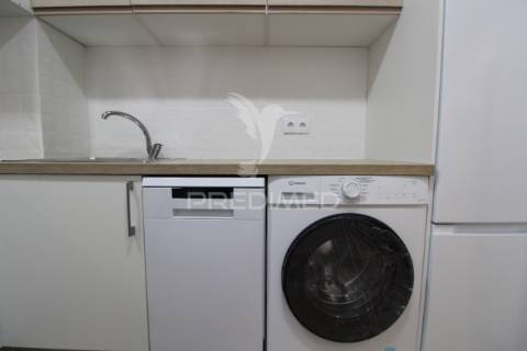 T1 remodelado junto à igreja da bx. da banheira