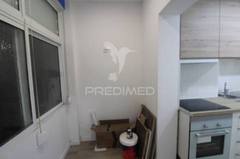 T1 remodelado junto à igreja da bx. da banheira