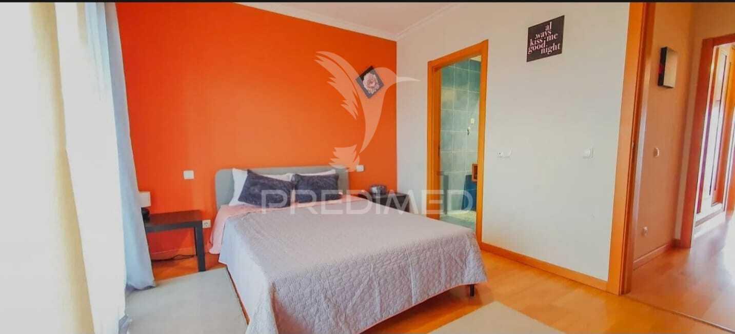 Apartamento t2 duplex com garagem para 2 carros , francesinhas