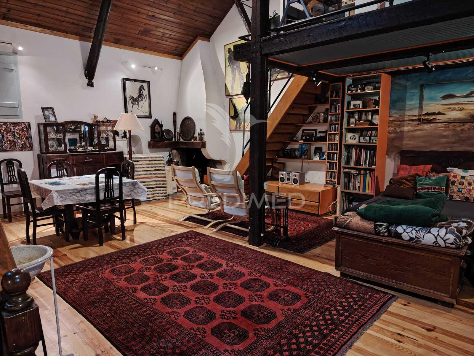 Arrendamento de moradia t0 com duas mezzanines no barreiro