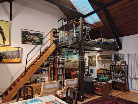 Arrendamento de moradia t0 com duas mezzanines no barreiro