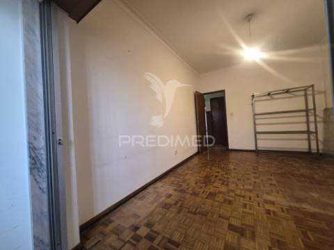 ? apartamento t3 — cruz de pau, seixal