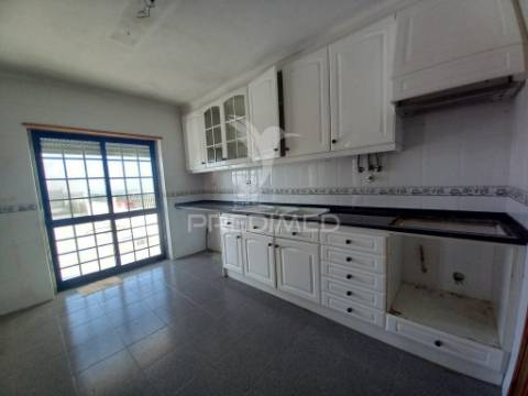 Moradia t4+1 com vista mar em ribamar