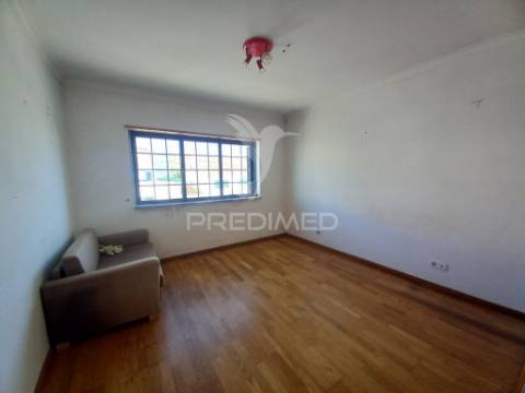 Moradia t4+1 com vista mar em ribamar