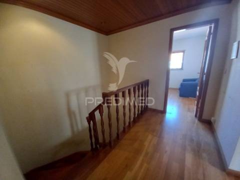 Moradia t4+1 com vista mar em ribamar