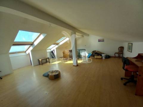 Moradia t4+1 com vista mar em ribamar