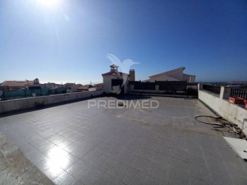 Moradia t4+1 com vista mar em ribamar