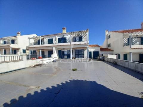 Moradia t4+1 com vista mar em ribamar