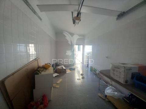 Moradia t4+1 com vista mar em ribamar