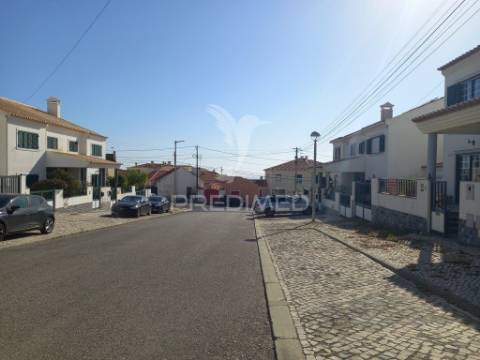 Moradia t4+1 com vista mar em ribamar