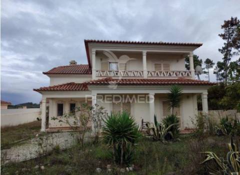 Moradia v4 em ourém