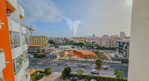 Apartamento t2 com piscina e vista mar , praia da rocha