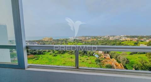 Apartamento t2 com piscina e vista mar , praia da rocha