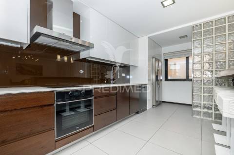 Apartamento t3 - lamaçães