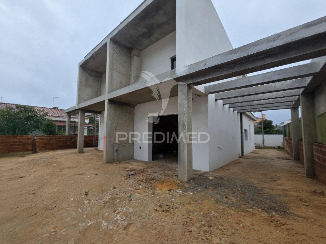 Moradia geminada t3, qta. laranjeiras - fernão ferro