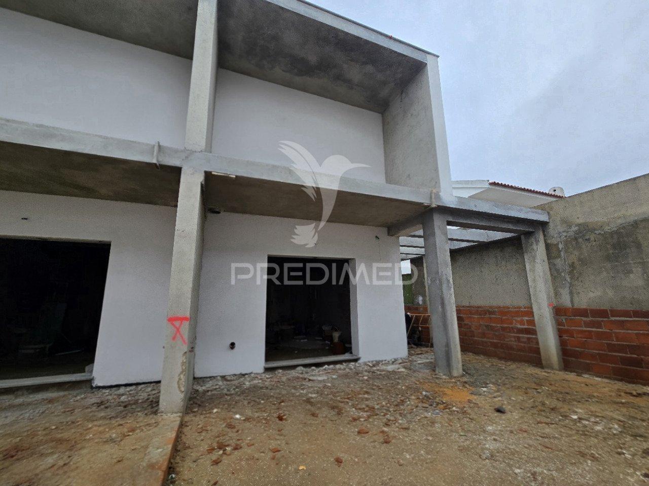 Moradia geminada t3, qta. laranjeiras - fernão ferro