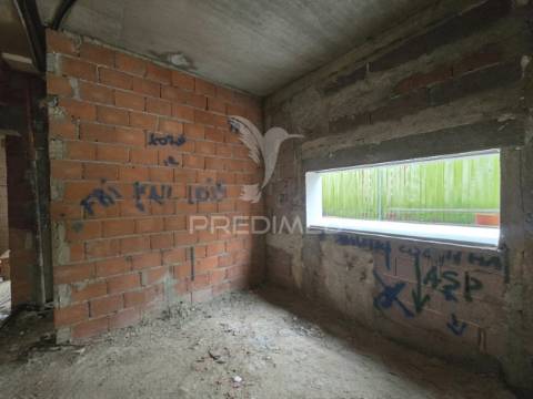 Moradia geminada t3, qta. laranjeiras - fernão ferro