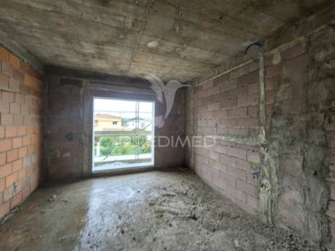 Moradia geminada t3, qta. laranjeiras - fernão ferro