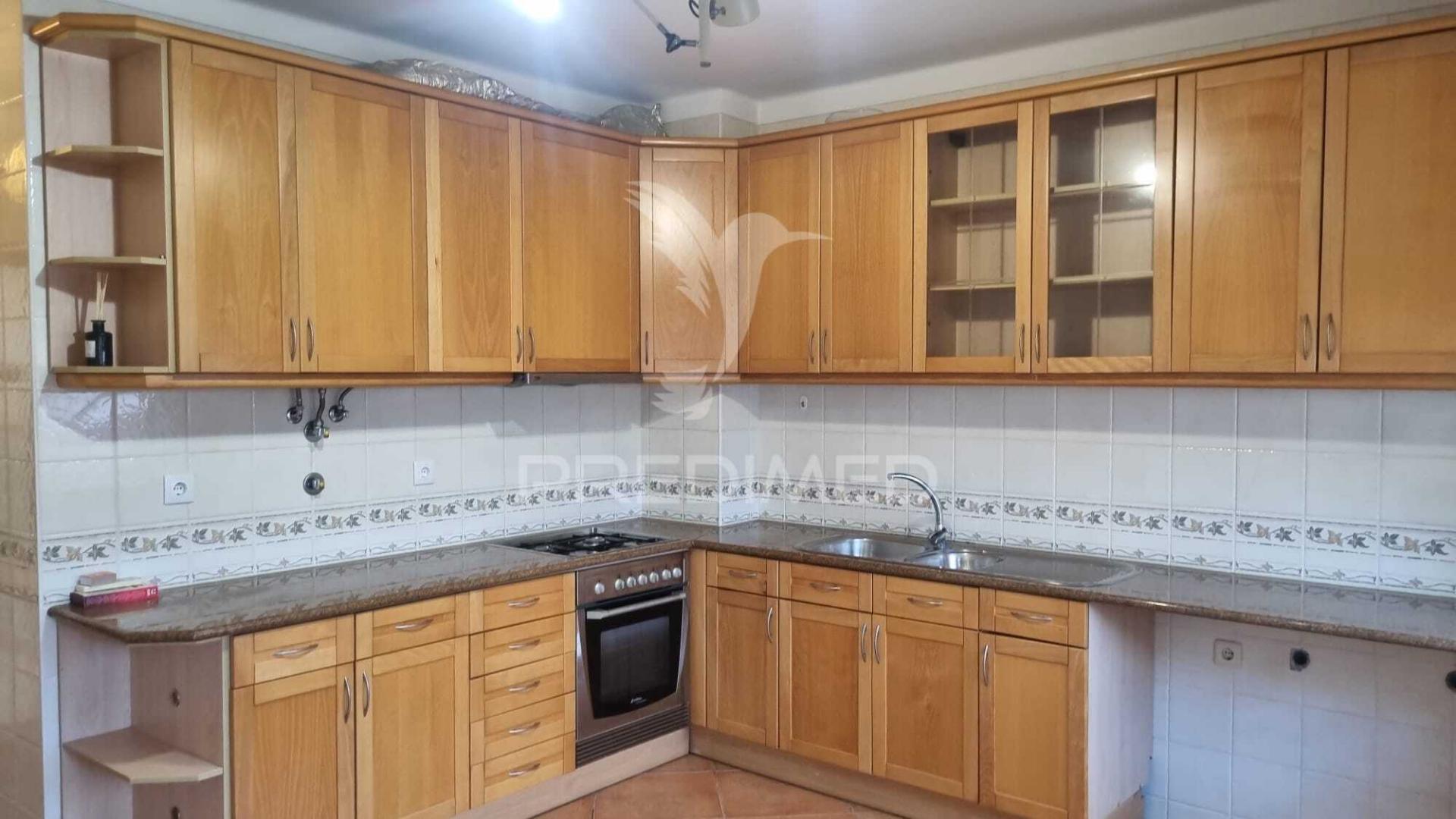 T2 zona centro com comboio